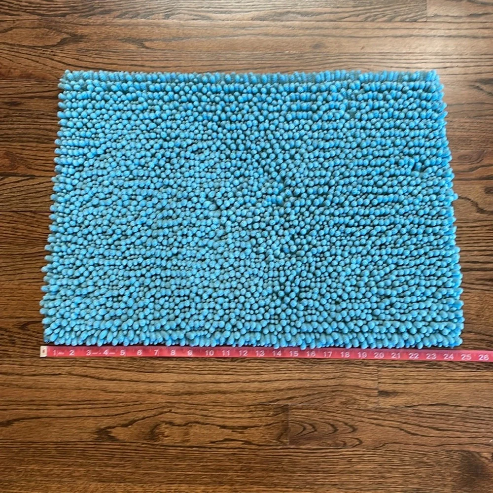 NWT! Aqua Blue Noodle Bath Rug/Mat!